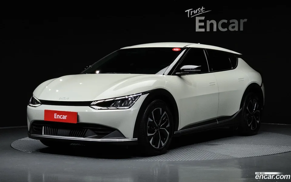 Kia EV6 2023 — photo 1, buy with delivery to Moscow