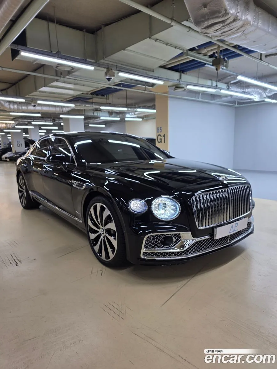 Bentley Flying Spur 4.0 2023 — photo 1, buy with delivery to Moscow