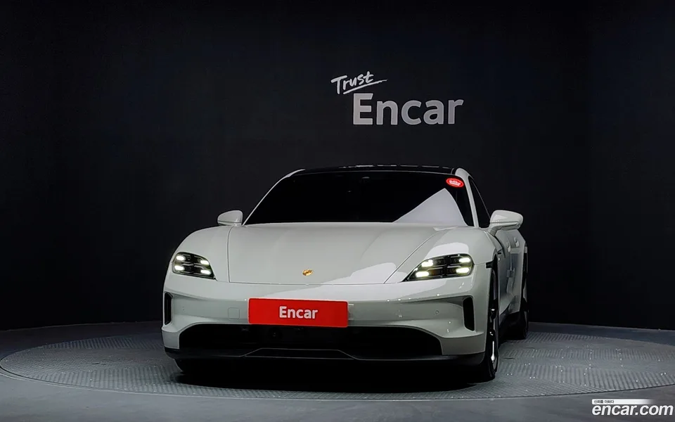 Porsche Taycan 2024 — thumbnail 3