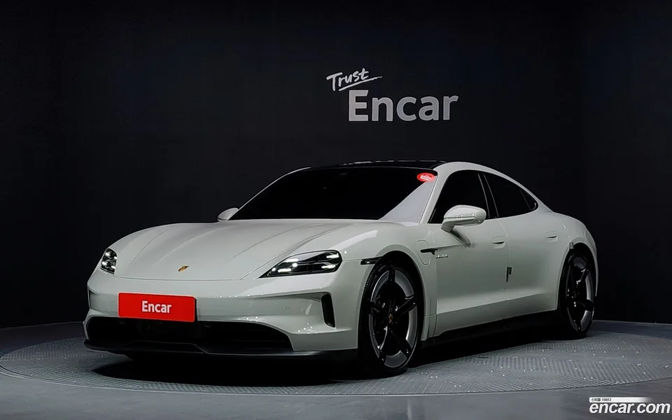 Porsche Taycan 2024 — photo 1, buy with delivery to Moscow