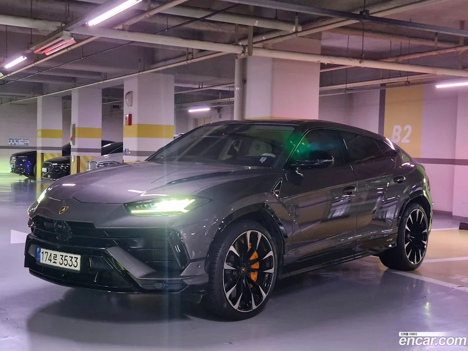 Lamborghini Urus 4.0 V8 S 2024 — фото 1, купить с доставкой в Москву