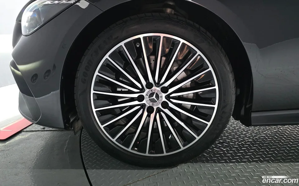 Mercedes-Benz CLE-Class CLE200 2025 — thumbnail 5