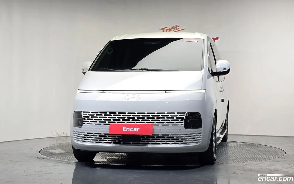 Hyundai Staria L3.5 5 2025 — thumbnail 3
