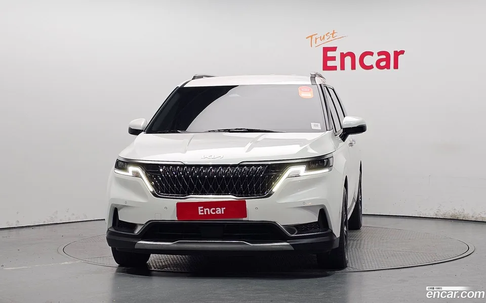 Kia Carnival 9 2023 — thumbnail 3