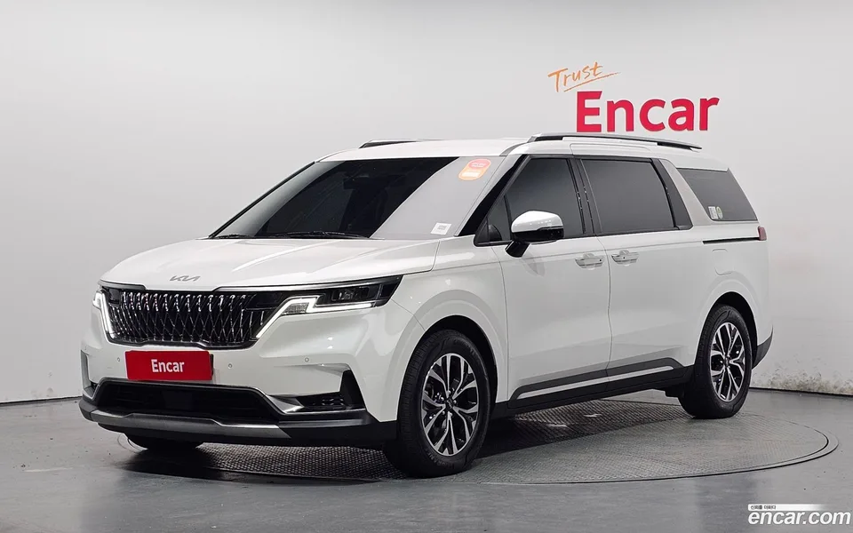 Kia Carnival 9 2023 — photo 1, buy with delivery to Moscow