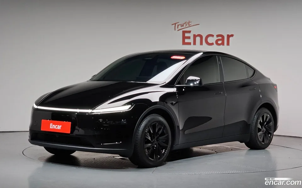 Tesla Model Y RWD 2025 — photo 1, buy with delivery to Moscow