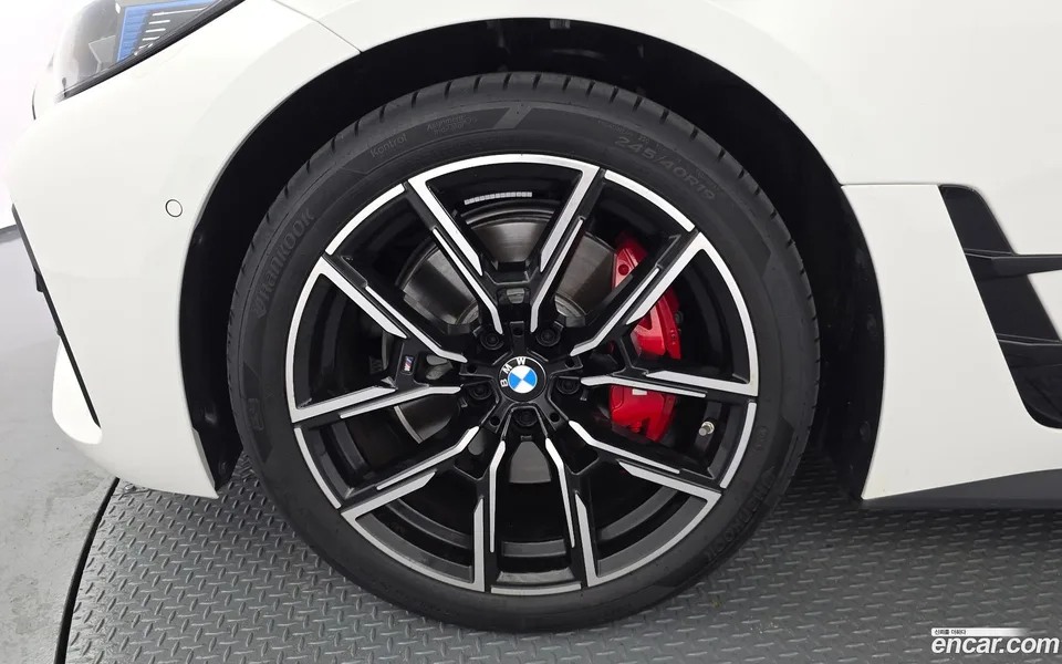 BMW 4 Series 420i M 2026 — thumbnail 2
