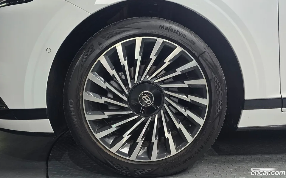 Hyundai Grandeur Hybrid 2025 — thumbnail 2