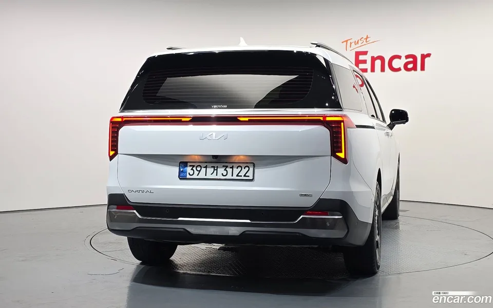 Kia Carnival HEV 9 2023 — thumbnail 4