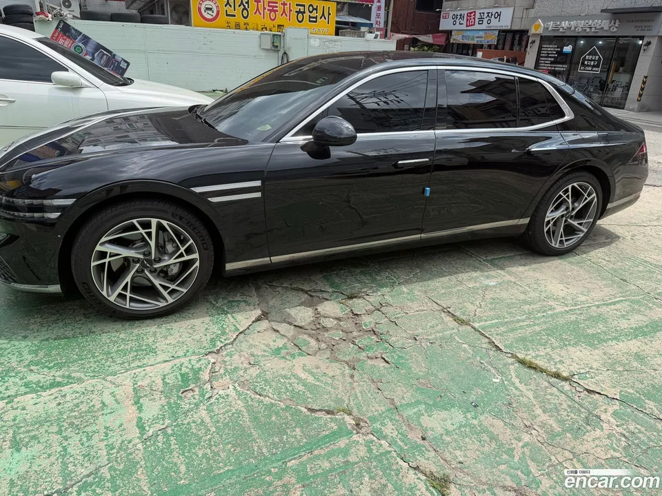 Genesis G90 3.5 AWD 2023 — thumbnail 3