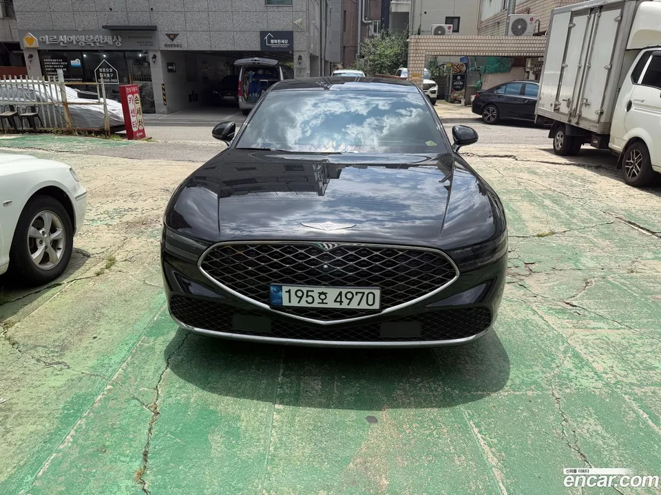Genesis G90 3.5 AWD 2023 — photo 1, buy with delivery to Moscow