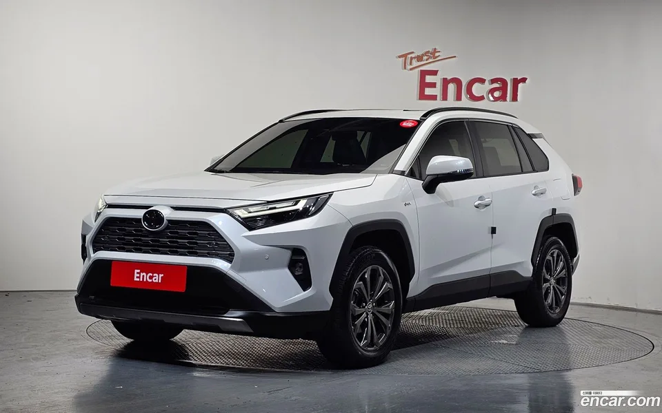 Toyota RAV4 2.5 4WD LTD 2025 — photo 1, buy with delivery to Moscow