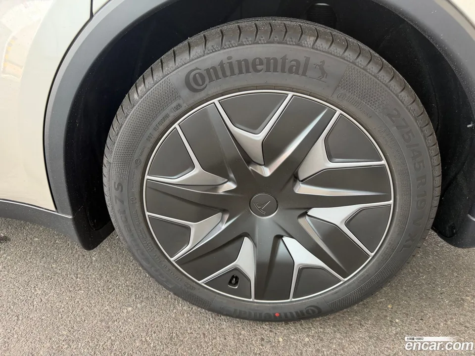 Tesla Model Y L AWD 2026 — thumbnail 5