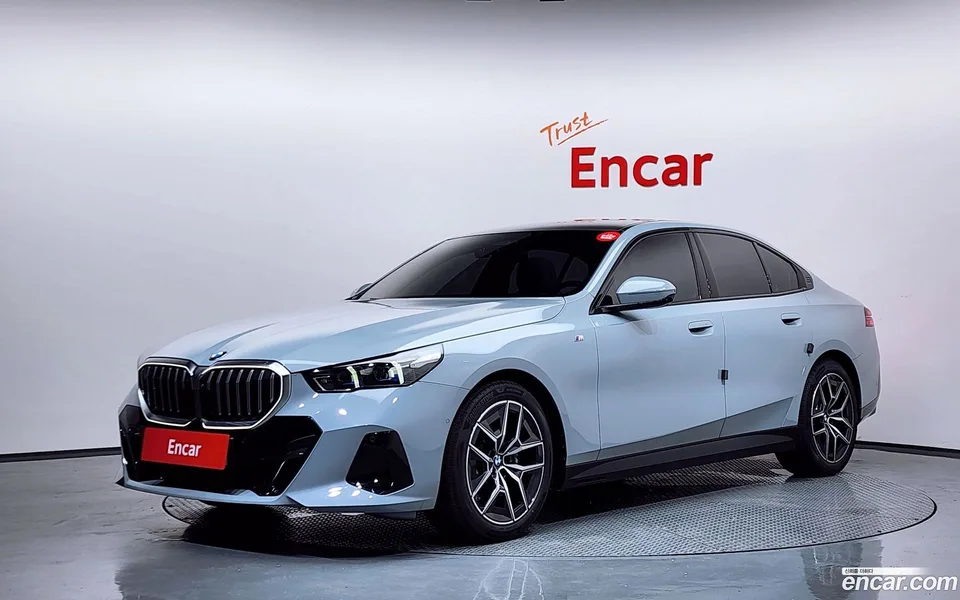 BMW 5 Series 520i M 2025 — photo 1, buy with delivery to Moscow