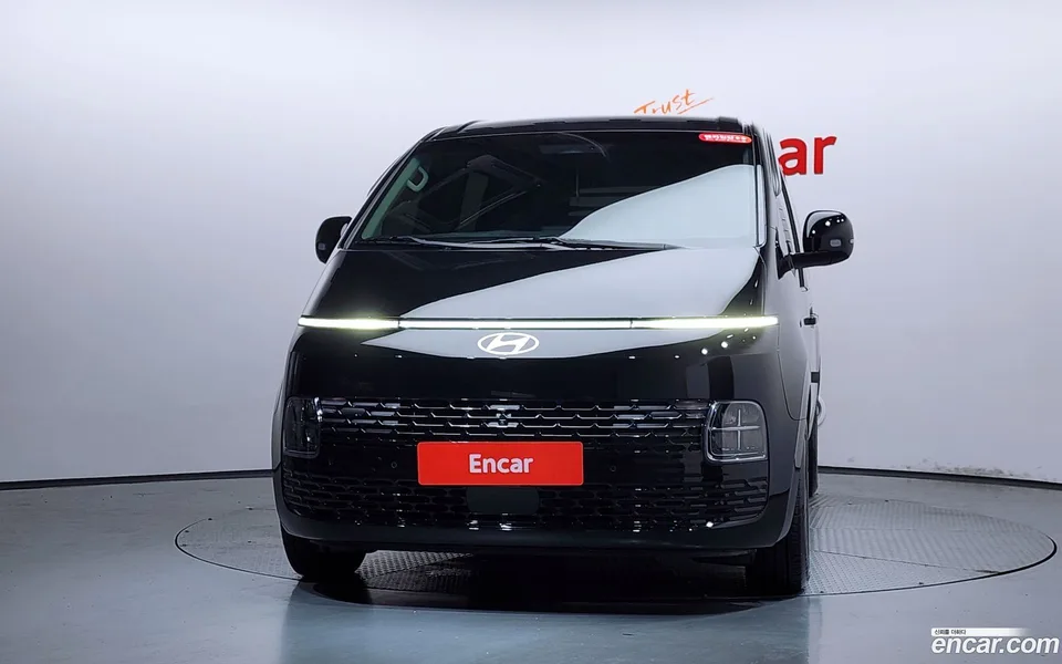 Hyundai Staria L3.5 5 2024 — thumbnail 3