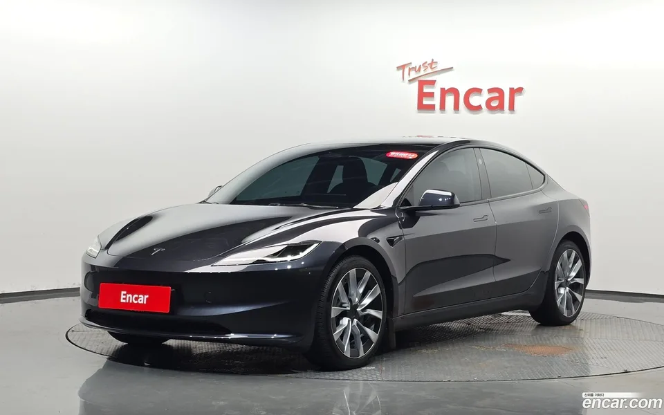Tesla Model 3 AWD 2025 — photo 1, buy with delivery to Moscow
