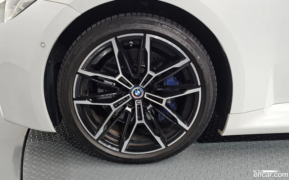 BMW M2 M2 2023 — thumbnail 2