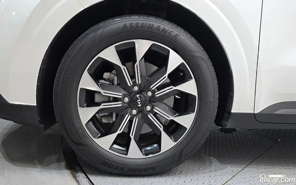 Kia Carnival 9 2022 — thumbnail 5