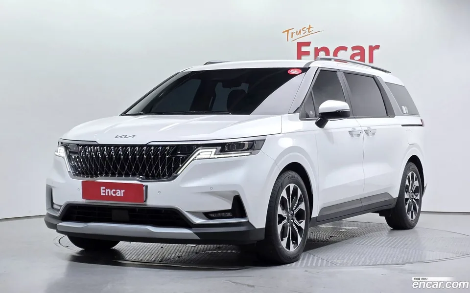 Kia Carnival 9 2022 — photo 1, buy with delivery to Moscow