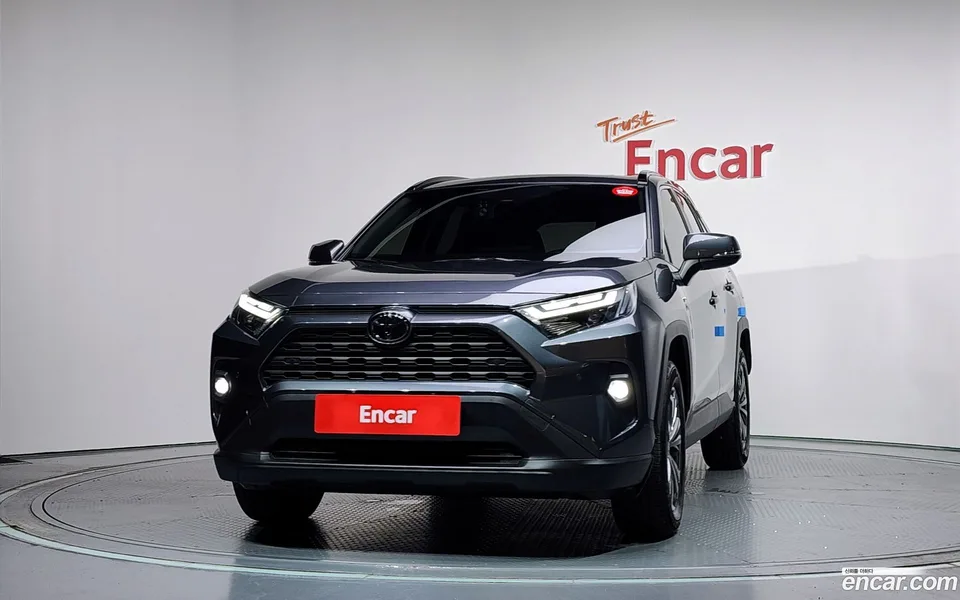 Toyota RAV4 2.5 2WD XLE 2025 — thumbnail 3