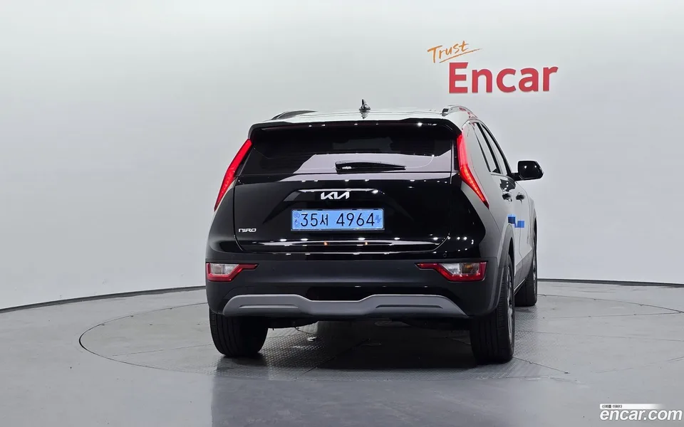 Kia Niro EV 2023 — thumbnail 4