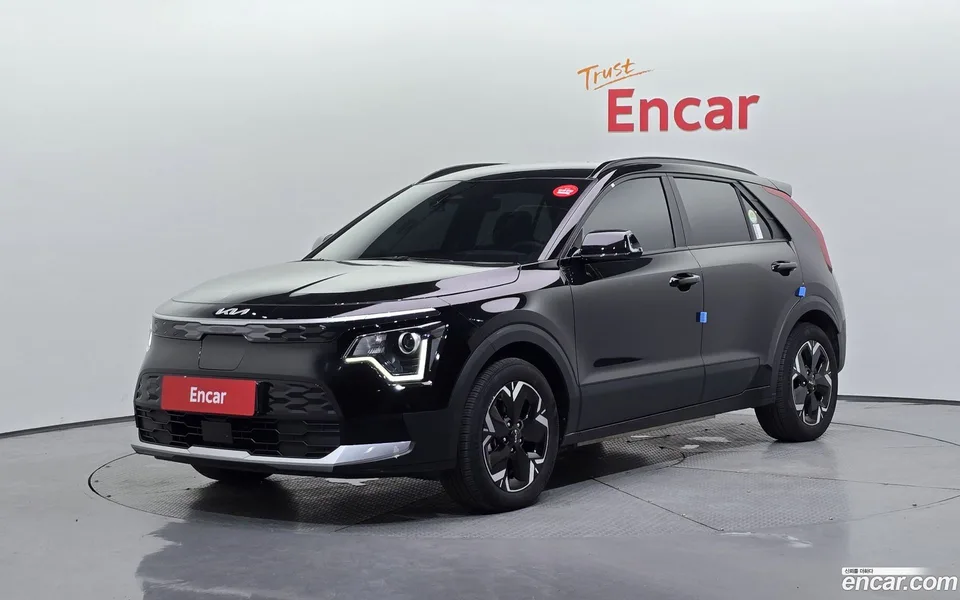 Kia Niro EV 2023 — photo 1, buy with delivery to Moscow