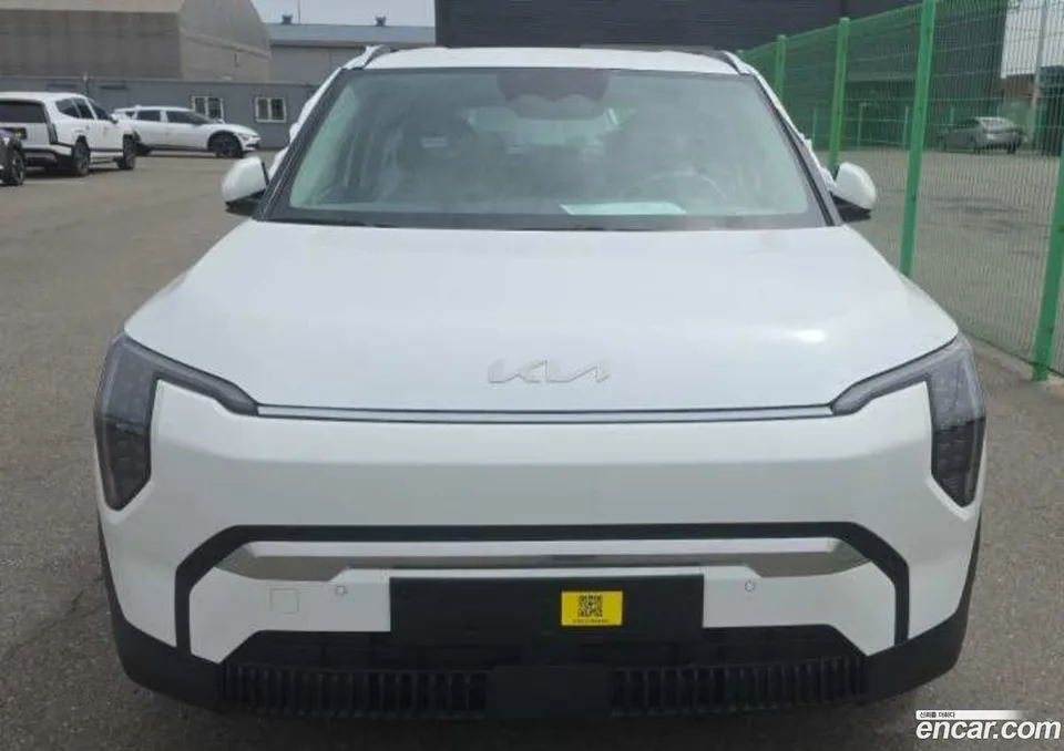 Kia EV3 2WD 2026 — photo 1, buy with delivery to Moscow