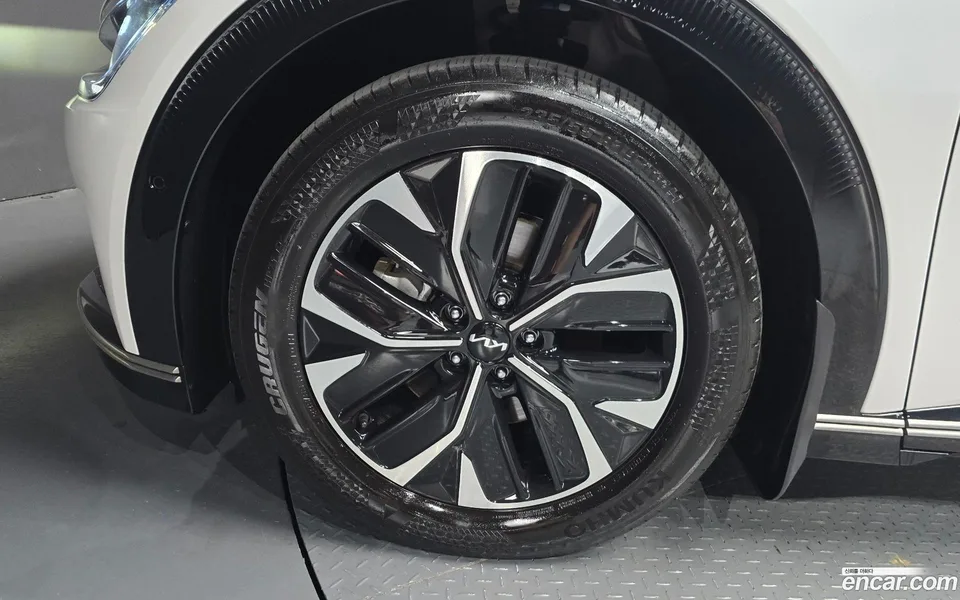 Kia EV6 4WD 2024 — thumbnail 2