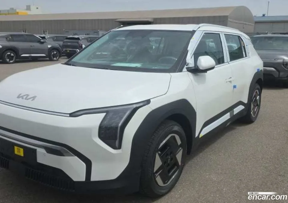 Kia EV3 2WD 2026 — photo 1, buy with delivery to Moscow