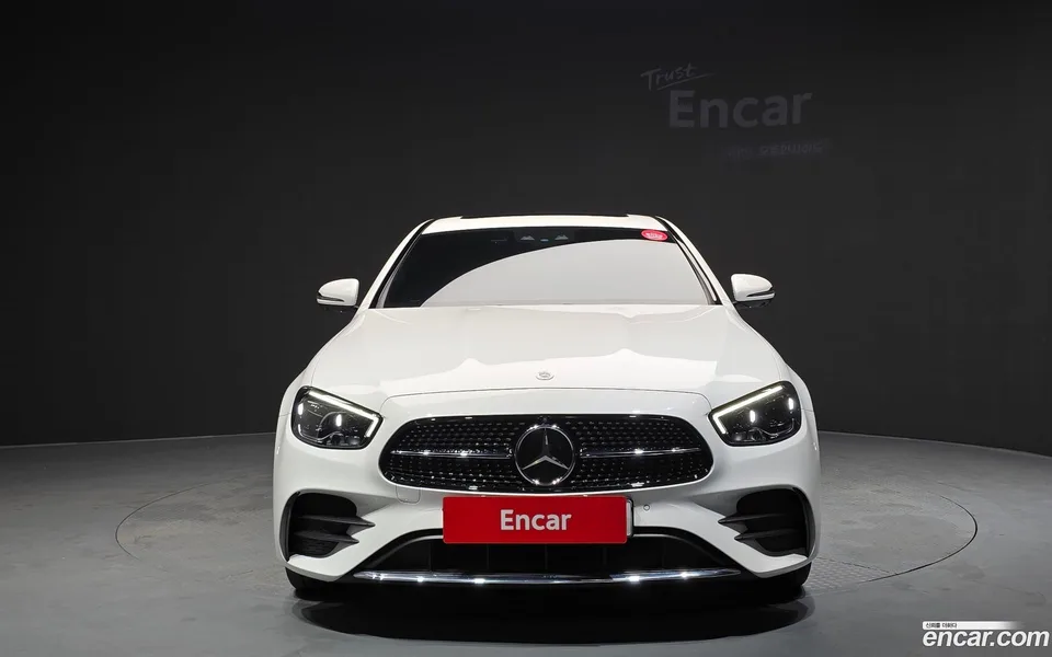 Mercedes-Benz E-Class E220d 4MATIC AMG Line 2023 — thumbnail 3