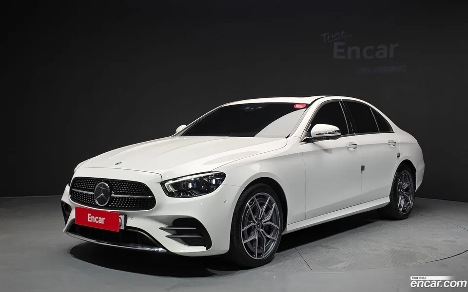 Mercedes-Benz E-Class E220d 4MATIC AMG Line 2023 — photo 1, buy with delivery to Moscow
