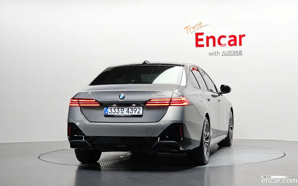 BMW 5 Series 520i M 2025 — thumbnail 4