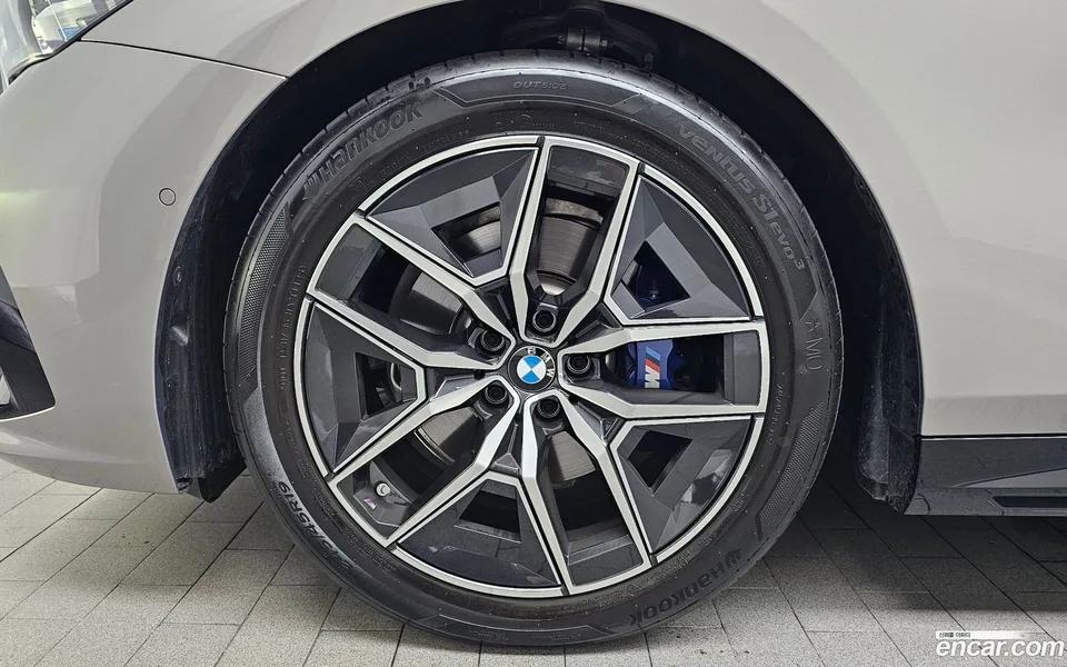 BMW 5 Series 520i M 2025 — thumbnail 5