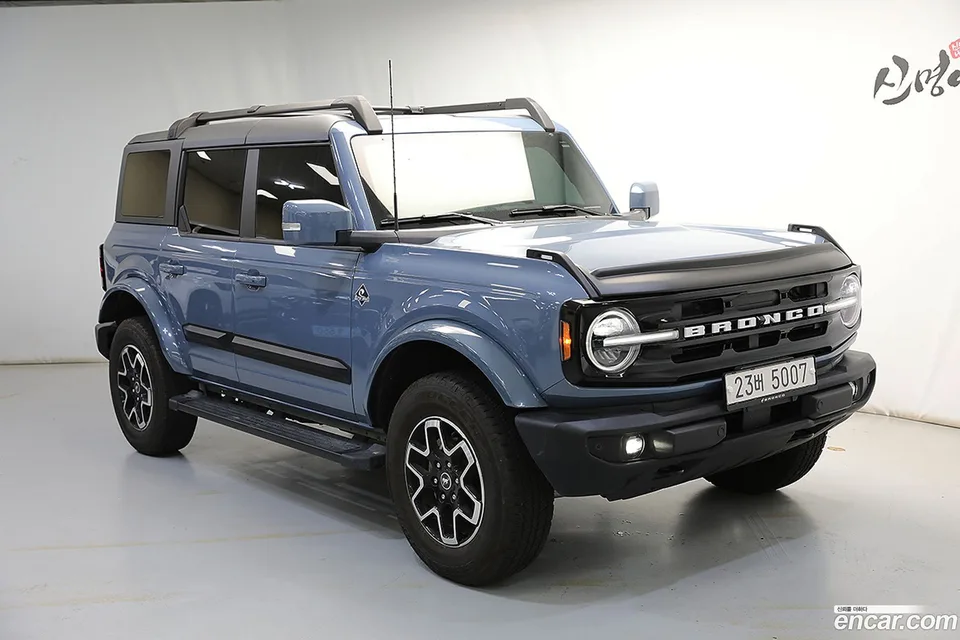 Ford Bronco 2.7 2024 — photo 1, buy with delivery to Moscow