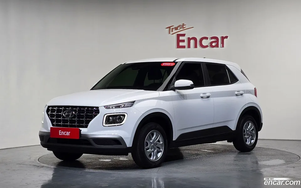 Hyundai Venue 1.6 2026 — photo 1, buy with delivery to Moscow