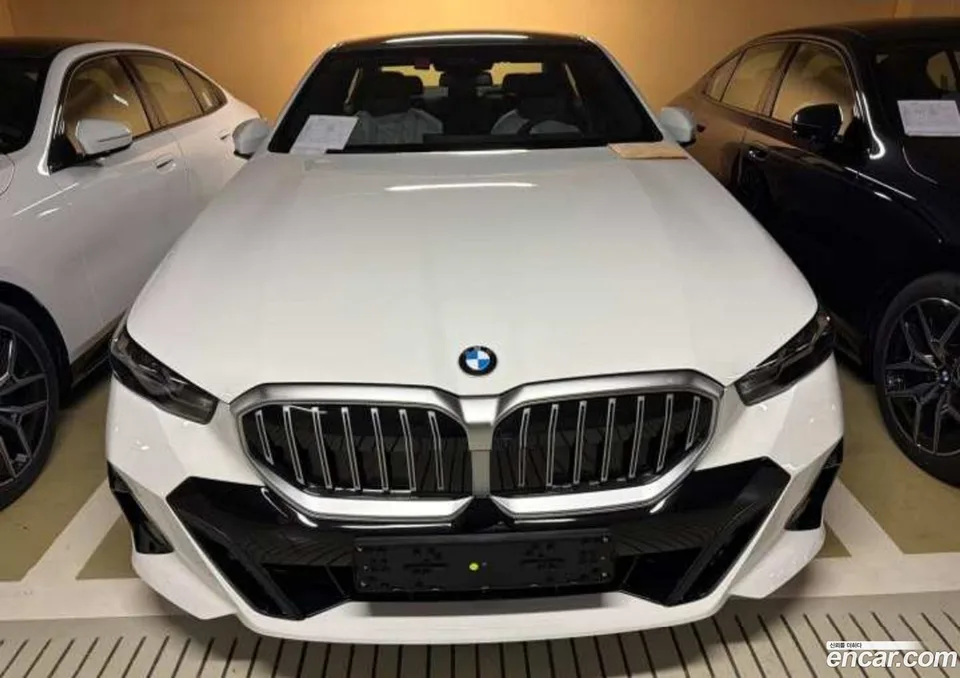 BMW 5 Series 520i M 2026 — photo 1, buy with delivery to Moscow