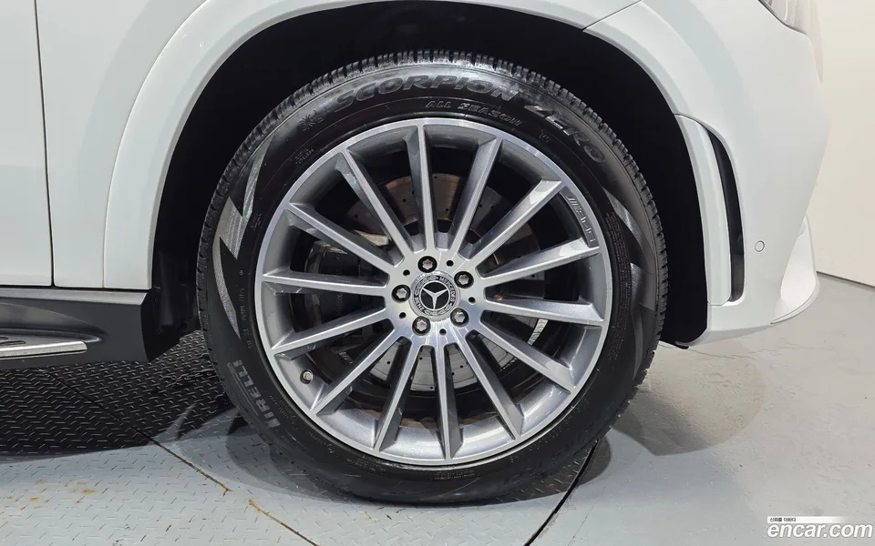 Mercedes-Benz GLE-Class GLE400d 4MATIC 2023 — thumbnail 2