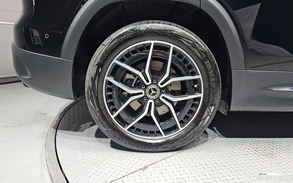 Mercedes-Benz EQB EQB300 4MATIC AMG 2023 — thumbnail 2