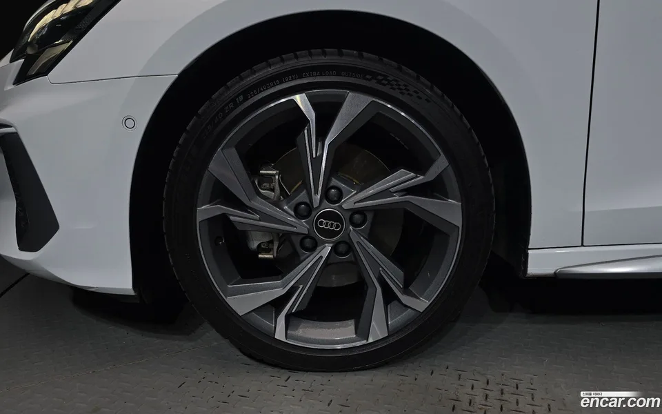 Audi A3 (8Y) 40 TFSI 2022 — thumbnail 2