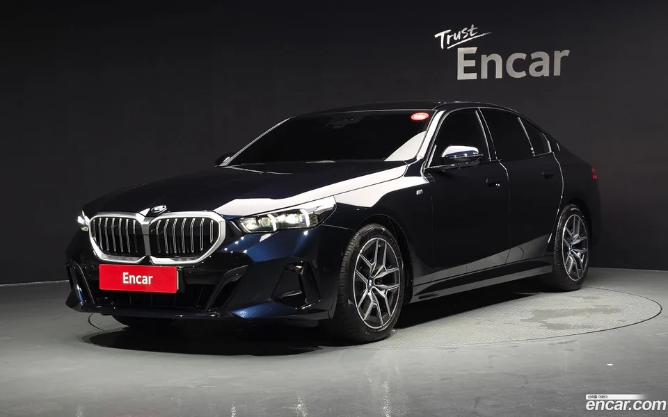 BMW 5 Series 520i M 2024 — photo 1, buy with delivery to Moscow