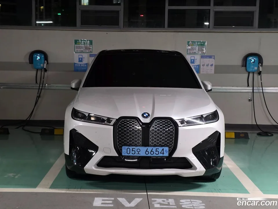 BMW iX 2023
