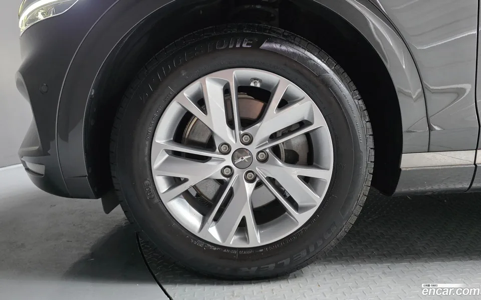 Genesis GV70 2.5T 2WD 2024 — thumbnail 5