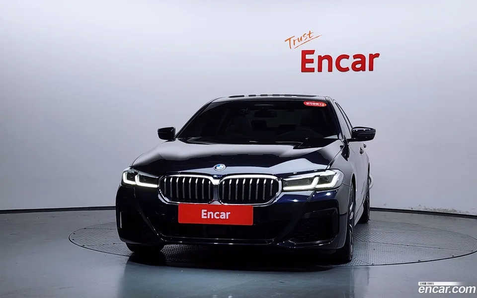 BMW 5 Series 520i M 2022 — thumbnail 3