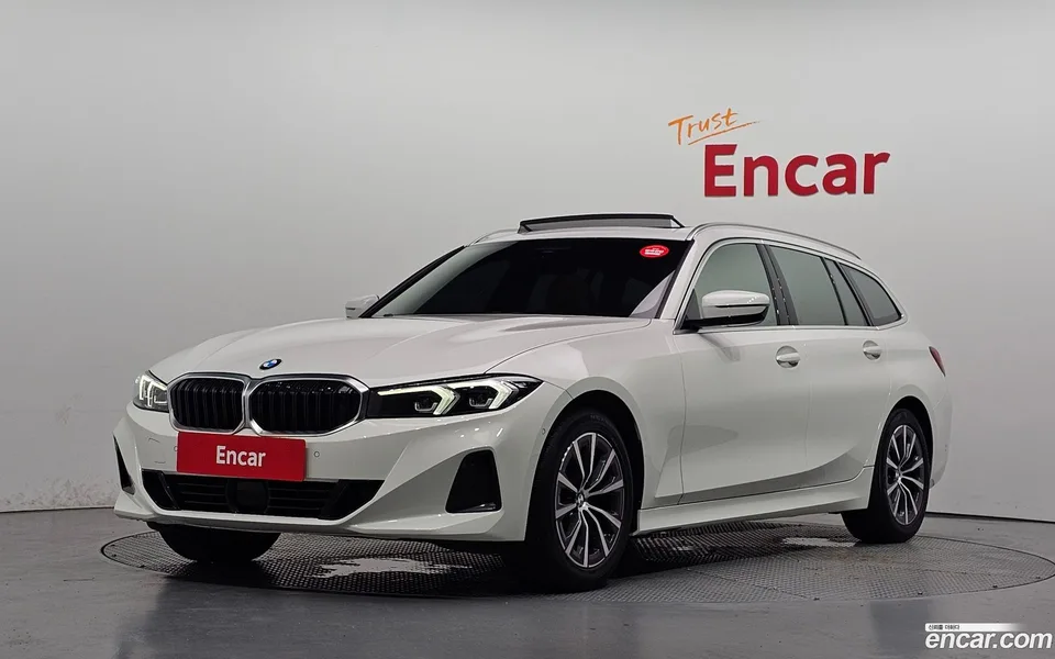 BMW 3 Series 320i 2023 — photo 1, buy with delivery to Moscow