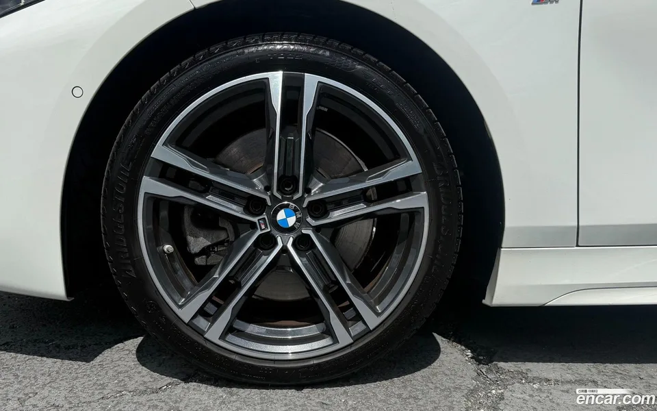 BMW 1 Series 120i M 2023 — thumbnail 2