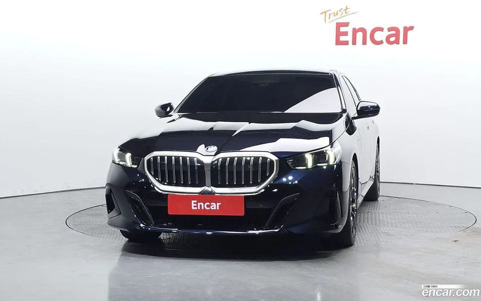 BMW 5 Series 530e M 2025 — thumbnail 3