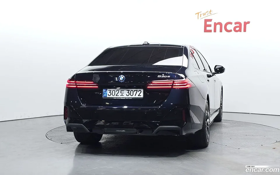 BMW 5 Series 530e M 2025 — thumbnail 4