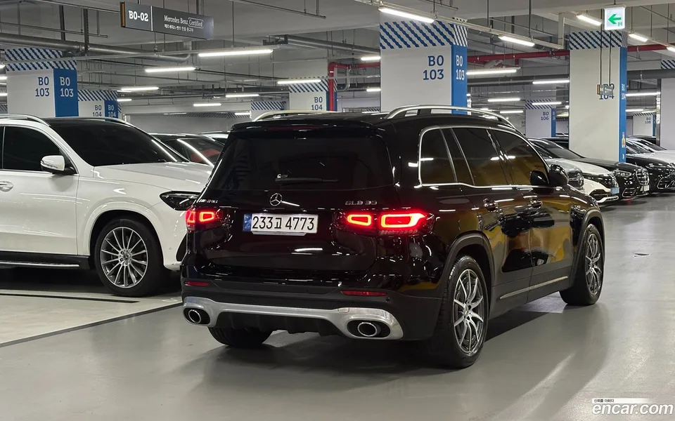 Mercedes-Benz GLB-Class AMG GLB35 4MATIC 2023 — thumbnail 4