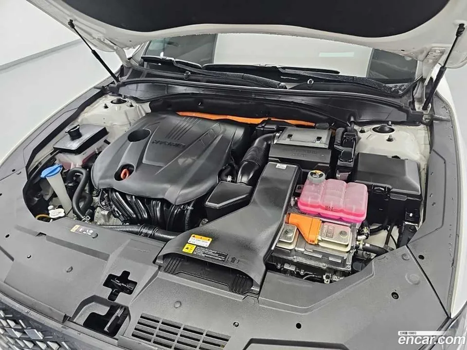Hyundai Grandeur IG Hybrid 2022 — thumbnail 2