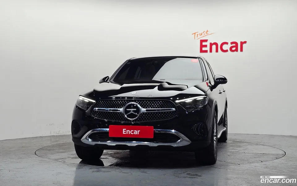 Mercedes-Benz GLC-Class GLC300 4MATIC 2025 — thumbnail 3